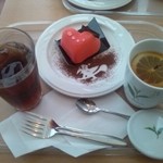 ロドゥール・デュ・ブレ - ベリーティラミス★３９９円♥(#^.^#)♥紅茶・アイスティーは、１９２円♥ハロウィン価格★