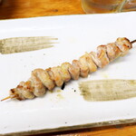 喜平 - ネック（￥220）。別名せせり。良質な鶏肉の脂を楽しむなら、この部位だ