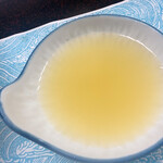 魚重楼 - 出汁を器に移して一気飲み！！！