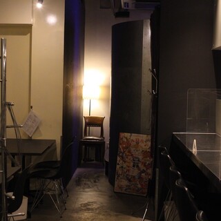 ``A space that feels like a bar'' is a bit different from traditional yakitori restaurants.