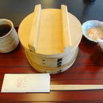 豊島屋菓寮 八十小路 - これが限定20食の「蒸し寿司」♪