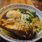 万葉軒 ワンタン麺&香港飲茶Dining - ワンタン麺は醤油味と塩味から選べます(21-07)