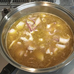 モイベーカリー - 芝海老の出汁を加える