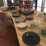 モイベーカリー - ガラス製品の奥に