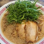 ラーメン まこと屋  - 九条ねぎ背脂醤油ラーメン