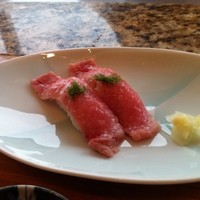 鉄板焼ステーキ 喜扇亭 東京ミッドタウン店 - 牛肉にぎり
