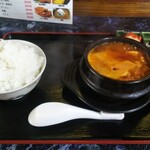 お食事&居酒屋 よし蔵 - 純豆腐チゲ定食(880円)