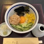 手打そば やま賀 - 納豆そば全景