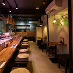 博多串焼き いっぽん - 内観全景