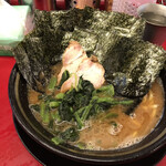 豚骨醤油ラーメン 王道家 柏店 - ラーメン＋のり