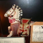 腰掛庵 - 馬の置物