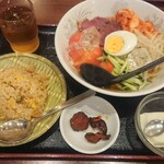 食彩雲南 過橋米線 - 盛岡冷やし　半炒飯