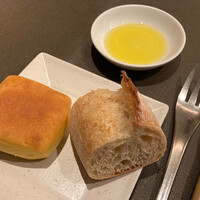 フレンチレストラン にき亭 そごう横浜店 - パン、オリーブオイル