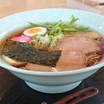 そば処 神田 - 自信作と店がハッキリ掲げるメニュー注文☆澄みきったスープ!!こだわりの麺!!そば屋が作ったラーメン ¥715