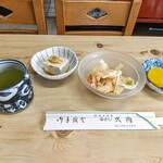 Kiyuunai Kama Meshi Ten - 前菜三種！冷奴、サラダ、たくあん！凝る必要はありません！