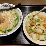 シン龍閣 - 塩ラーメン+中華飯 748円