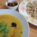 ハラールフードマルハバ -  TOOR DAL（キマメの挽き割りのカレー）