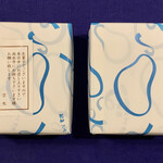 空也 - 左：生菓子、右：空也最中(十個入り)