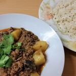 ハラールフードマルハバ - QEEMA ALOO（羊の挽肉とジャガイモのカレー）