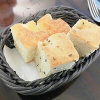 ヴィア トスカネッラ - 香ばしく美味しいパンたち