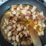 ブーランジェリー エス - ESさんのTバゲットの残りの固くな部分部分を細かくカットして投入。。