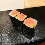 すし 良月 - トロたく巻き