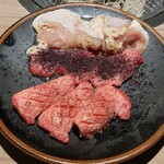 肉と日本酒 - 大山鶏もも
            ゆかりたん
            三十日熟成牛たん