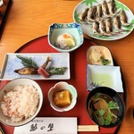 Ayu Ryourinomise Ayunosato - 庄川膳。2970円。鮎の塩焼きは５尾。