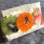 サンドキッチン まほろ屋 - 料理写真:ミックスフルーツサンド