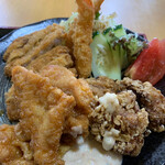お食事処 すすき - 海老フライ、トンカツ、唐揚げ、チキン南蛮の四天王