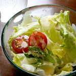 イタリア食堂 タク - 手作りドレッシングのサラダ150円税込
