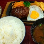 タルタルハンバーグ 牛忠 札幌PASEO店 - ランチのハンバーグ   (ご飯  大盛)  980円