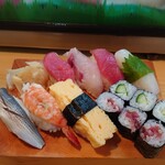 だいご寿司 - ランチ寿司(寿司7貫・巻物2種・サラダ・お椀)1000円