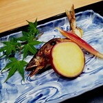 茜坂大沼 - 「長良川の天然鮎」焼き加減も良く頭から美味しく頂く。身が甘く、過去トップクラスの美味しさでした。この夏もう一度ぐらい、こちらで頂きたい。