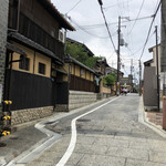 祇園 にしかわ - 「祇園四条駅」から徒歩約10分、風情漂う石畳の街並みが残るエリア