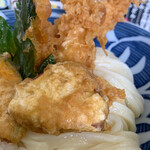 てる山 - 白くて美しいうどん