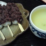 赤乃れん - お店のこの日最後の１人分の白玉団子、相方がゲット、あんこの白玉団子です