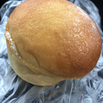 ベーカリー オリーブ - プリンパン　￥151
名前のまんま、中にプリンが入っています。下手なクリームパンより、よっぽどおいしい(๑´ڡ`๑)
また買うかどうかは微妙です笑