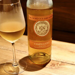 餃子とスパークリング バブルス - カンピリオーレ トスカーナ・ビアンコ