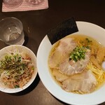 地鶏ラーメン 美山家 - 