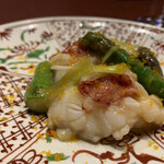 中華寝台 - シンプルでさっぱりした塩味ながら、カラスミで奥行きを加えたひと皿。美味しい！