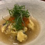 中華寝台 - スッポンの天津飯。塩味はイクラでサポート。