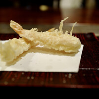 蕎麦懐石 無庵 - 天ぷら鍋を泳いでいたことが分かる衣