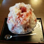 會津屋 - イチゴミルクかき氷