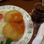 神谷バー - クリームコロッケとハチブドー酒（赤）