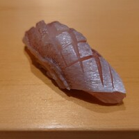 鮨 はしもと - 春子鯛の昆布〆