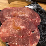 幸せの焼肉食べ放題 かみむら牧場 - 