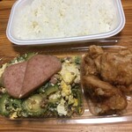 ほっともっと - 料理写真:プラスから揚ゴーヤー弁当