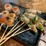 Taishuu Oden Yakitori Sakaba Hanabi - プチトマト巻き ＆ オクラ巻き