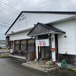 ラーメン万万 - 店名がかすれてますが営業中です